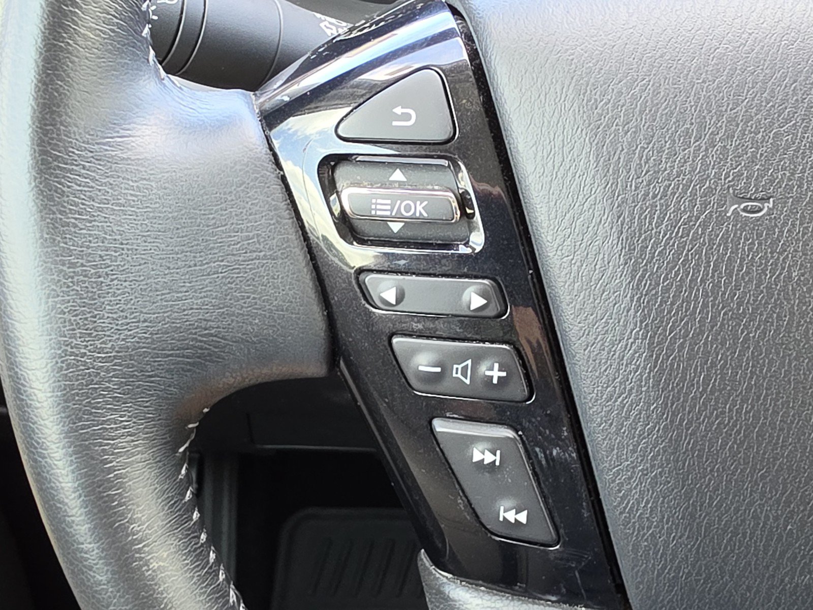 Used 2022 Nissan Armada SL RWD image 22