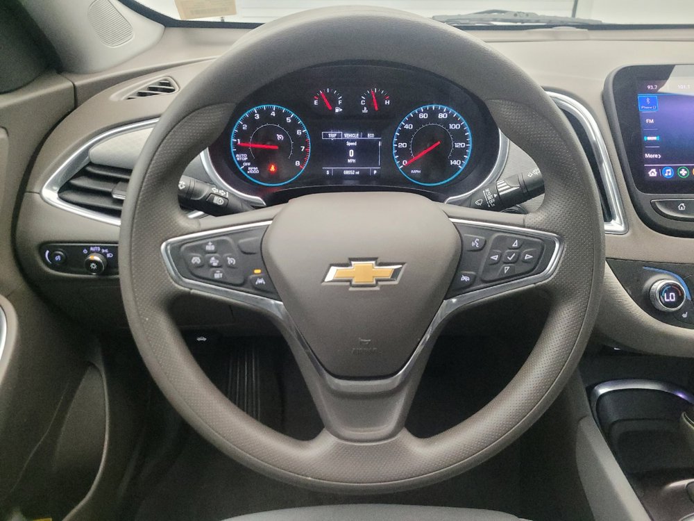 Used 2020 Chevrolet Malibu LT FWD image 22