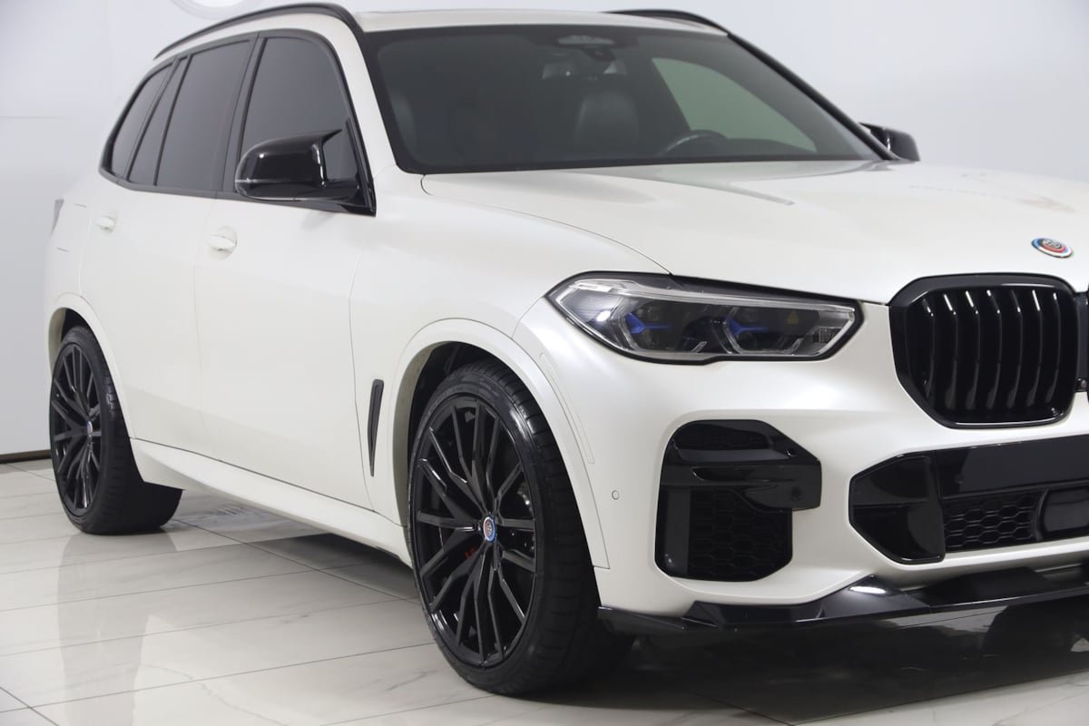 Used 2022 BMW X5 M50i w/ Executive Package AWD/4WD image 46