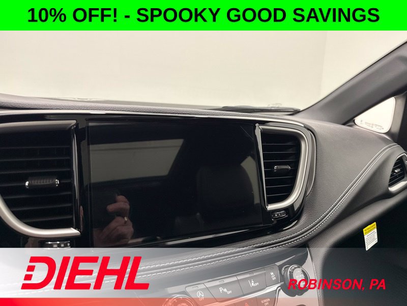 New 2027 Chrysler Pacifica Select w/ Family Tech Group FWD image 34