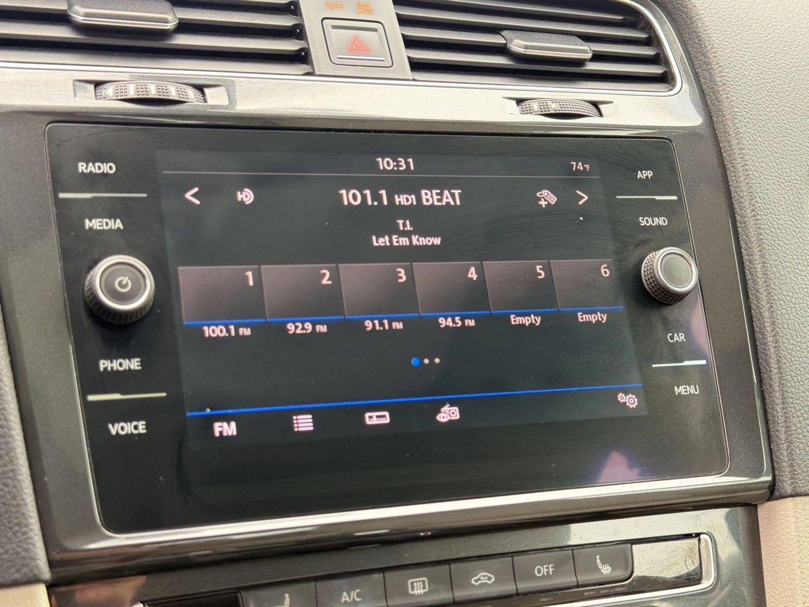 Used 2018 Volkswagen Golf SE image 23