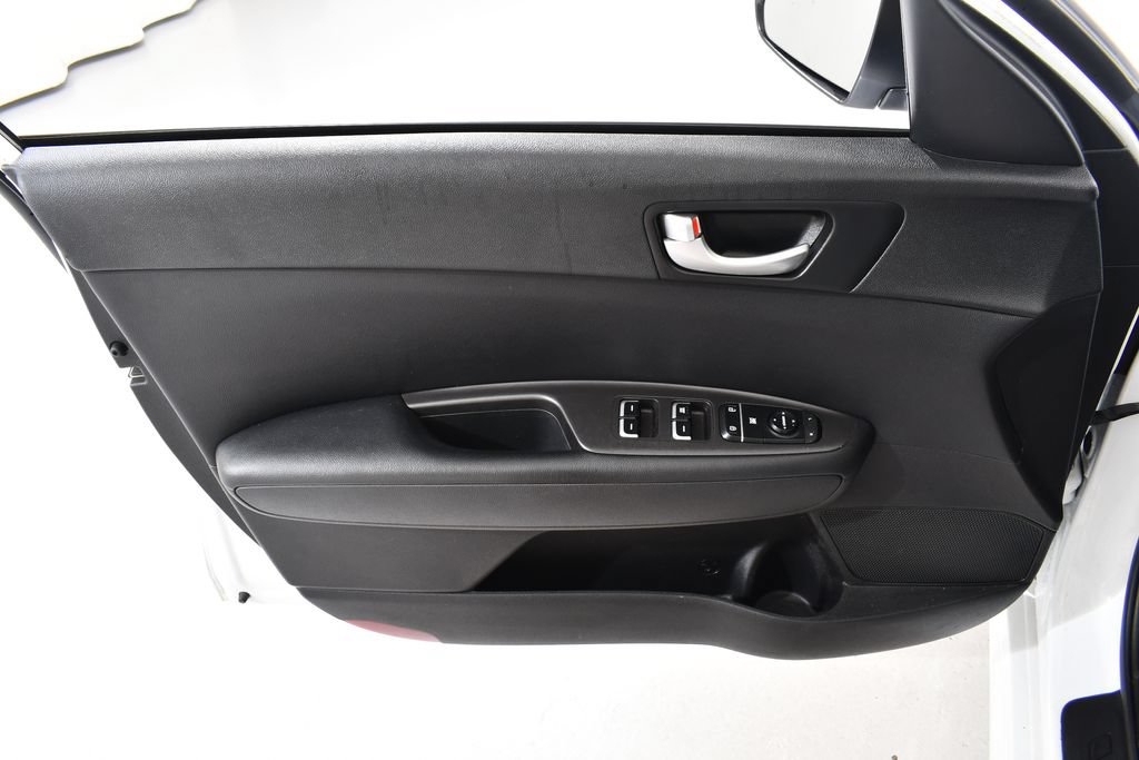 Used 2018 Kia Optima S FWD image 25
