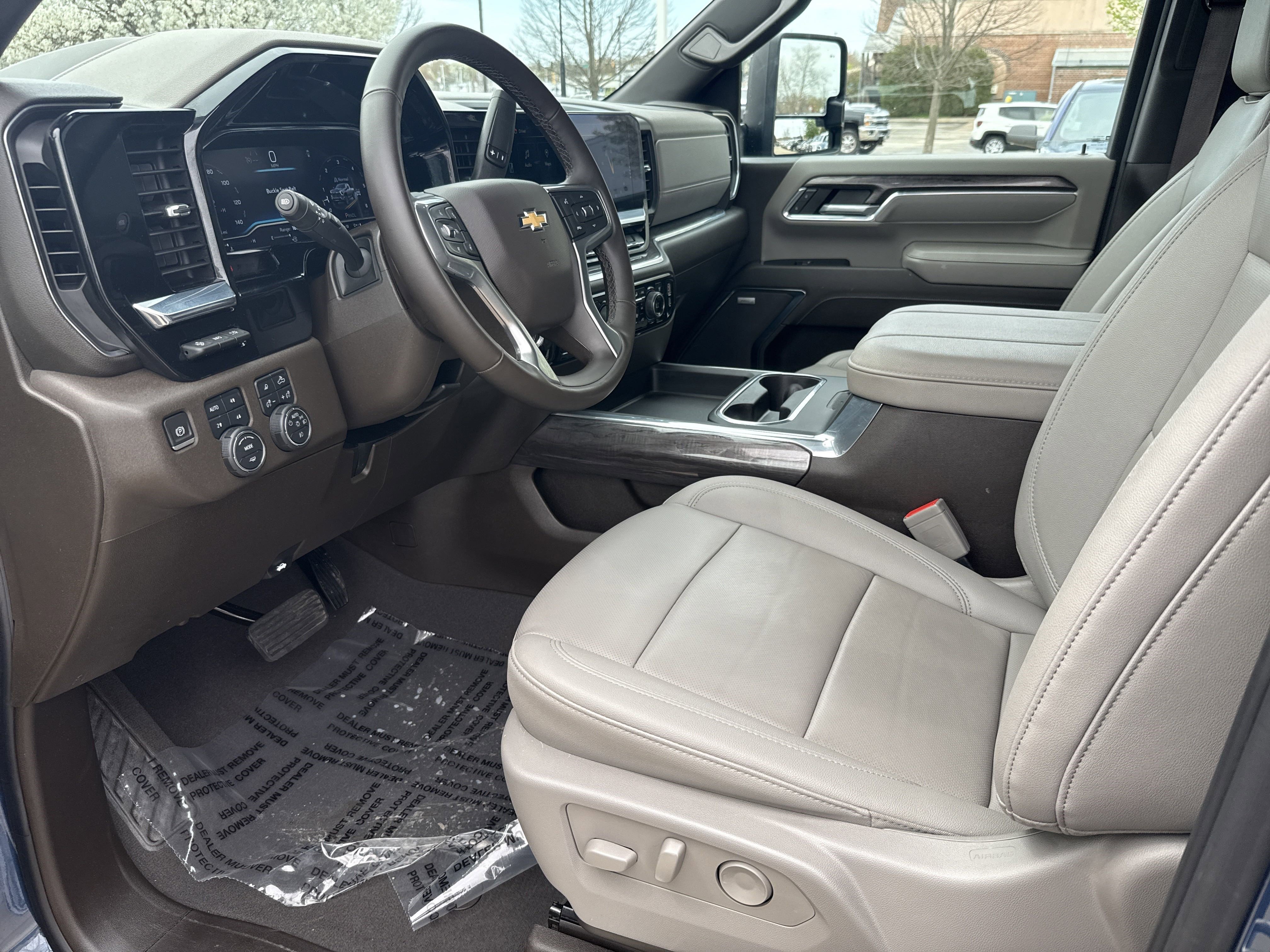 Used 2024 Chevrolet Silverado 3500 LTZ w/ LTZ Premium Package image 14