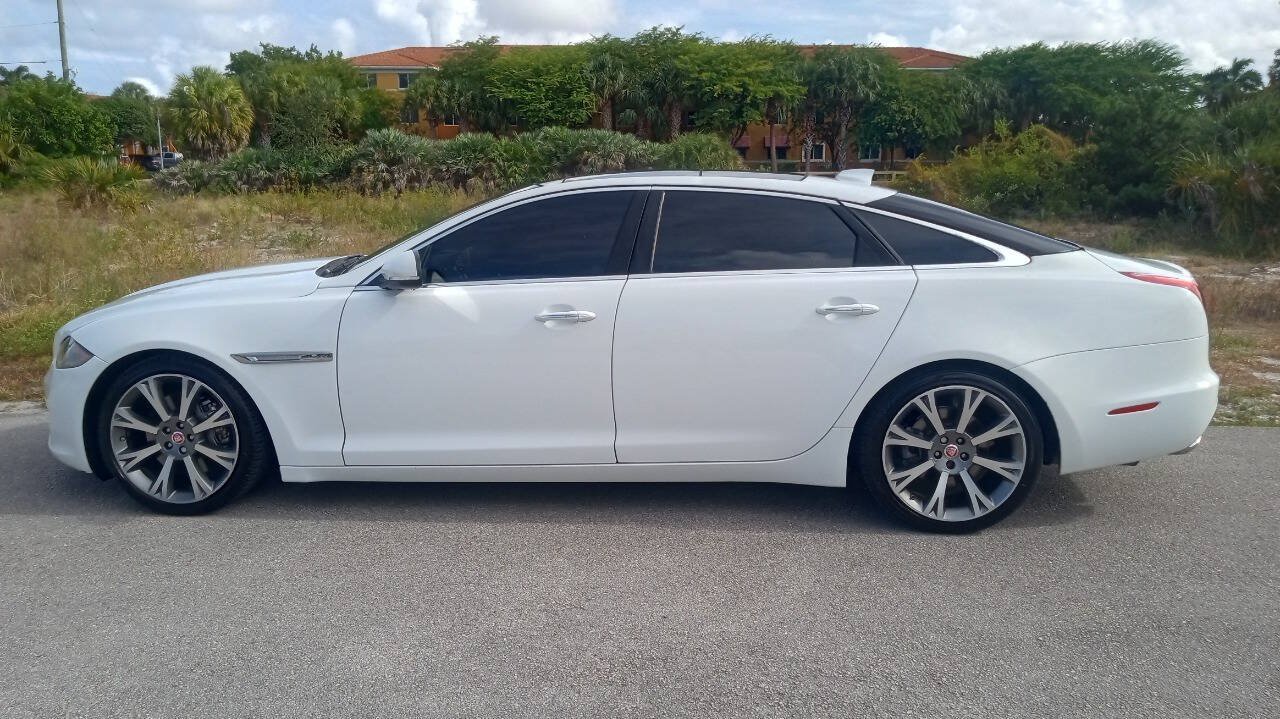 Used 2017 Jaguar XJ L Portfolio RWD image 9