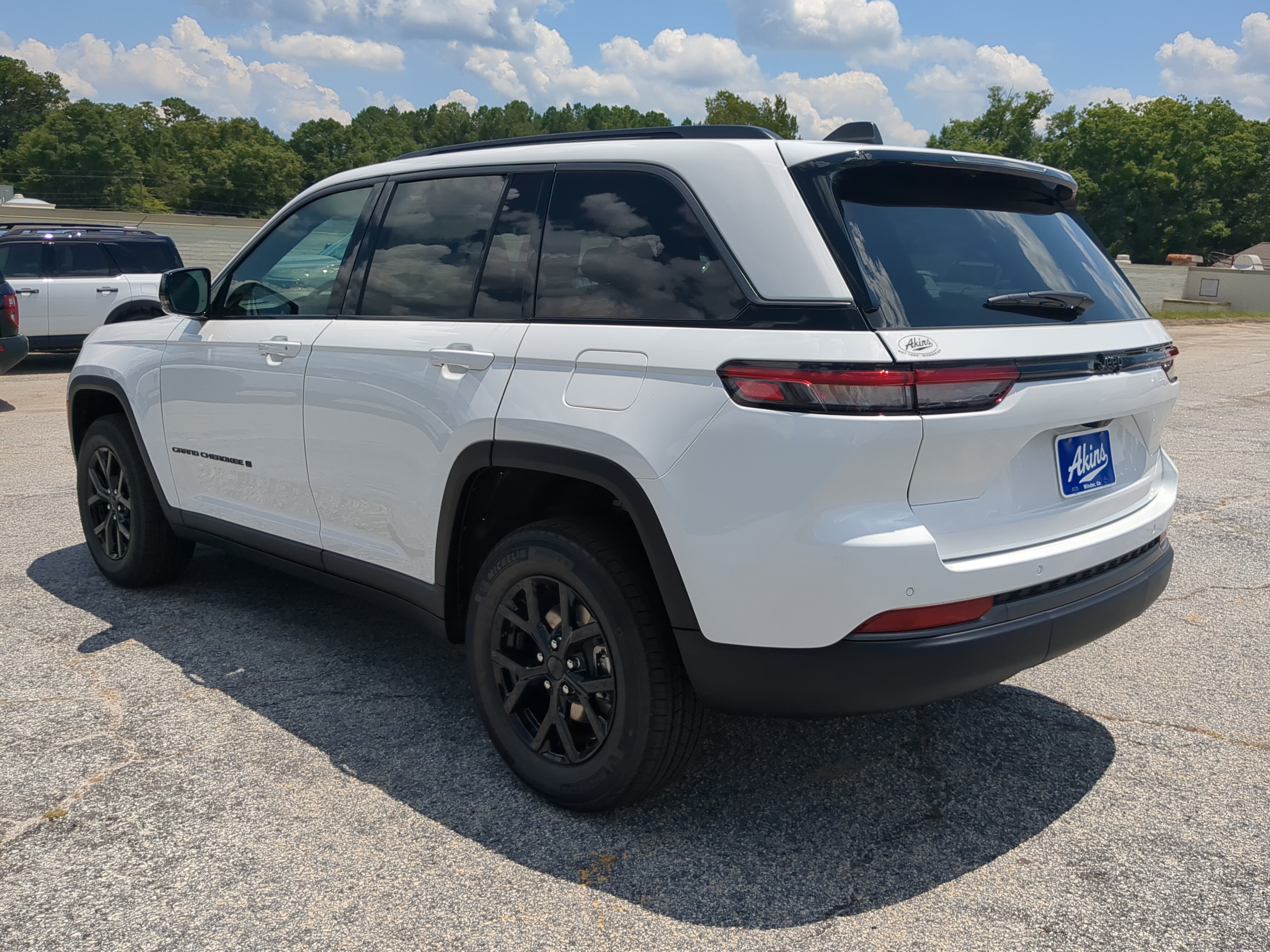 New 2026 Jeep Grand Cherokee Altitude RWD image 5
