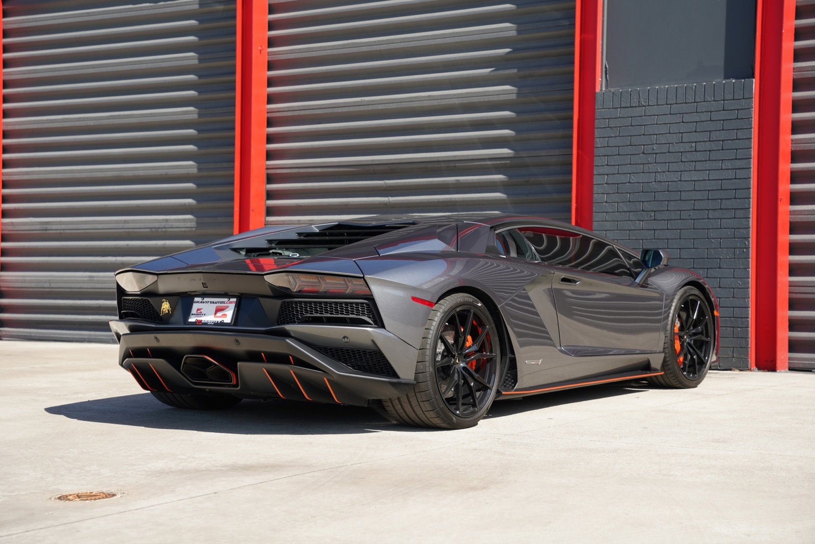 Used 2017 Lamborghini Aventador S image 7