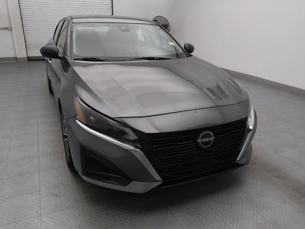 Used 2024 Nissan Altima 2.5 SV image 14