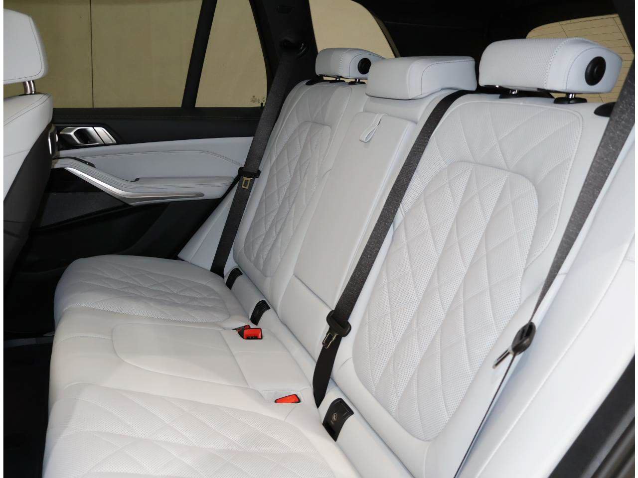 Used 2026 BMW X5 sDrive40i w/ Climate Comfort Package RWD image 17