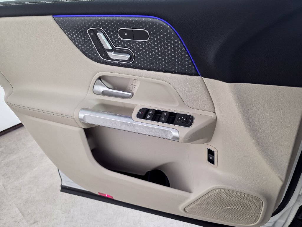 New 2026 Mercedes-Benz GLB 250 image 15