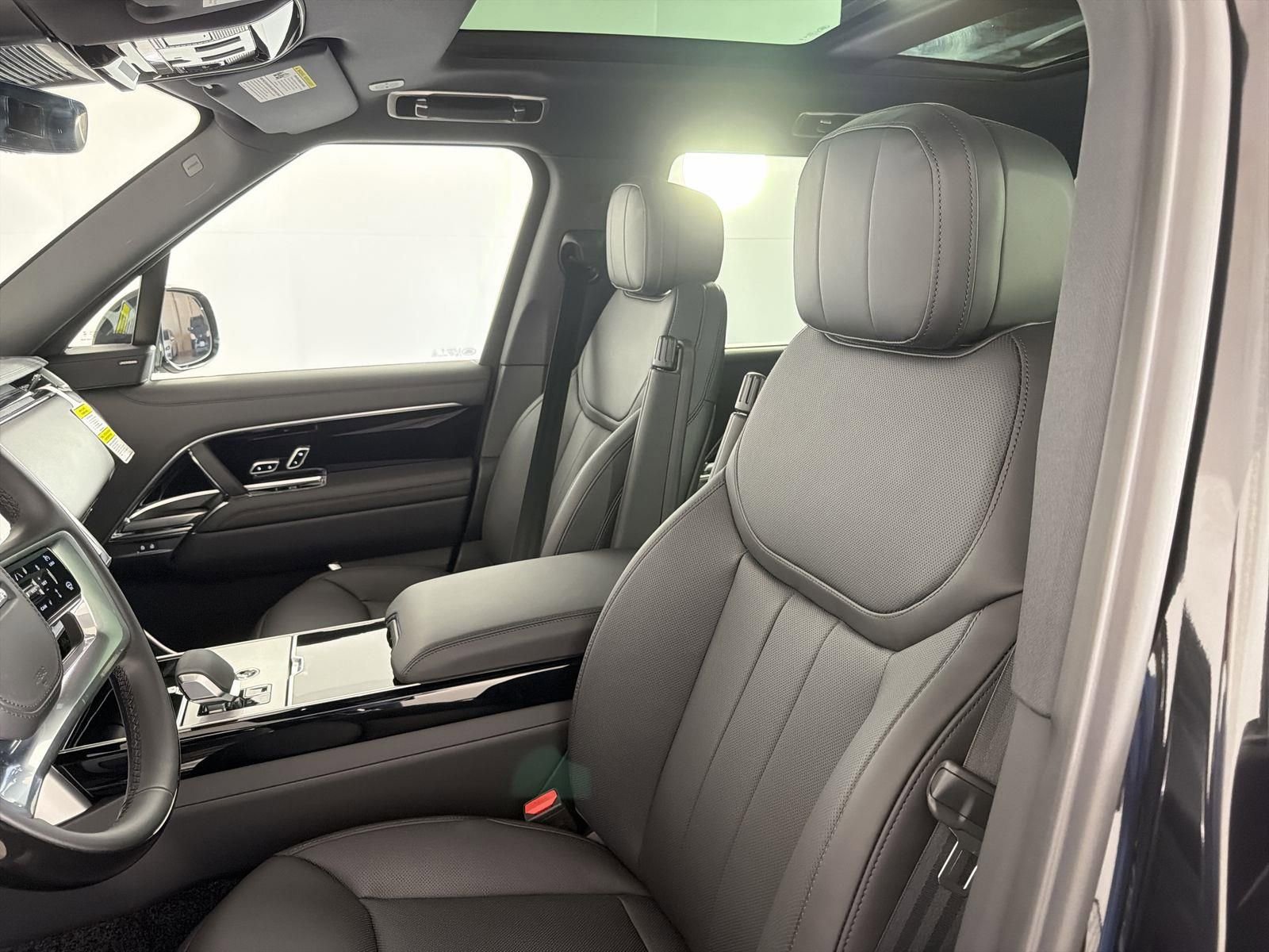 New 2026 Land Rover Range Rover Long Wheelbase SE image 25