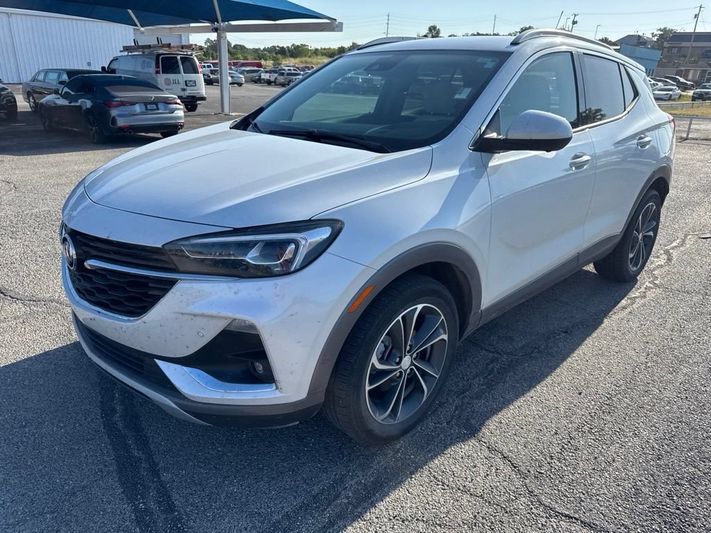 Used 2022 Buick Encore GX Essence w/ Advanced Technology Package FWD image 3