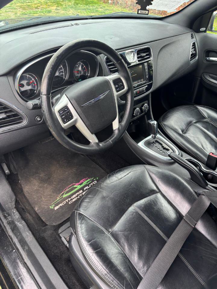 Used 2014 Chrysler 200 Limited w/ Sun/Sound Group FWD image 17