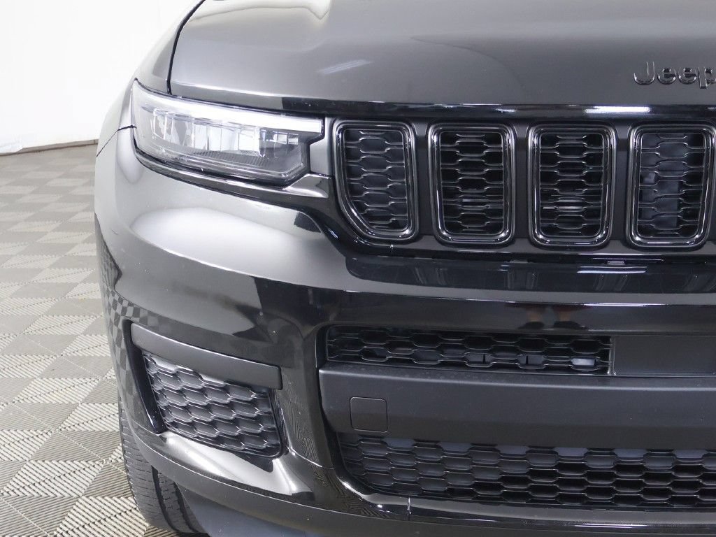 Used 2023 Jeep Grand Cherokee L Laredo AWD/4WD image 13