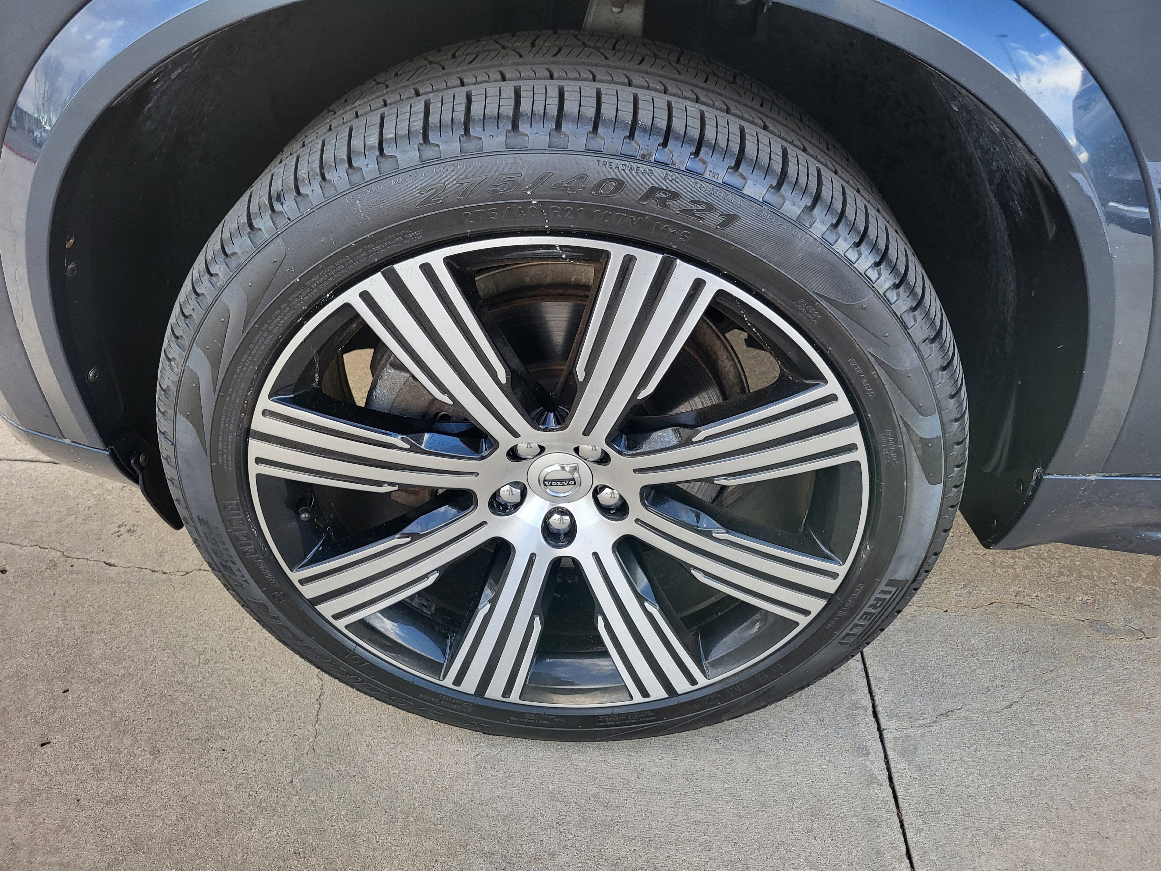 Certified 2023 Volvo XC90 B6 Ultimate w/ Protection Package Premier image 17