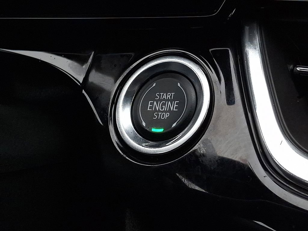 Used 2025 Chevrolet Trax RS image 23