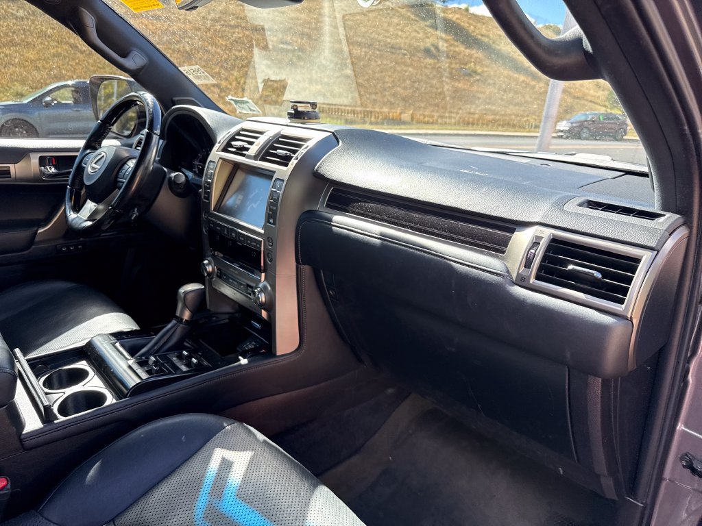 Used 2021 Lexus GX 460 Luxury w/ Sport Design Package AWD/4WD image 29