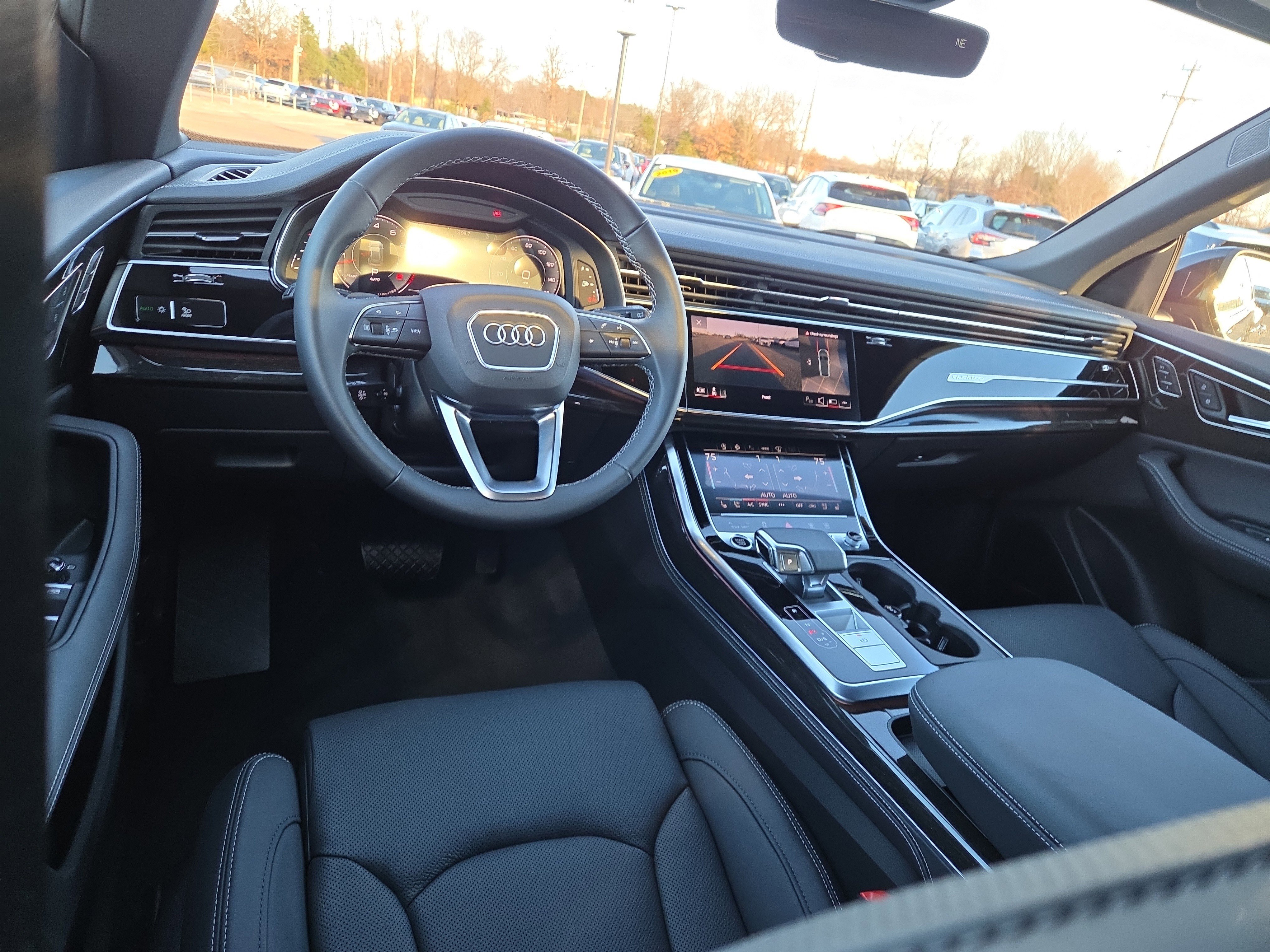 Used 2025 Audi Q8 Prestige w/ Prestige Package image 8