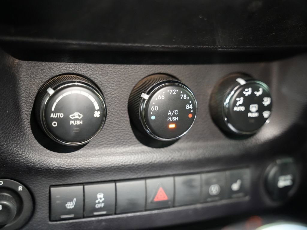 Used 2014 Jeep Wrangler Rubicon w/ Power Convenience Group AWD/4WD image 22