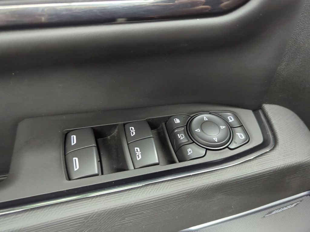 Used 2025 GMC Sierra 2500 AT4X AWD/4WD image 11