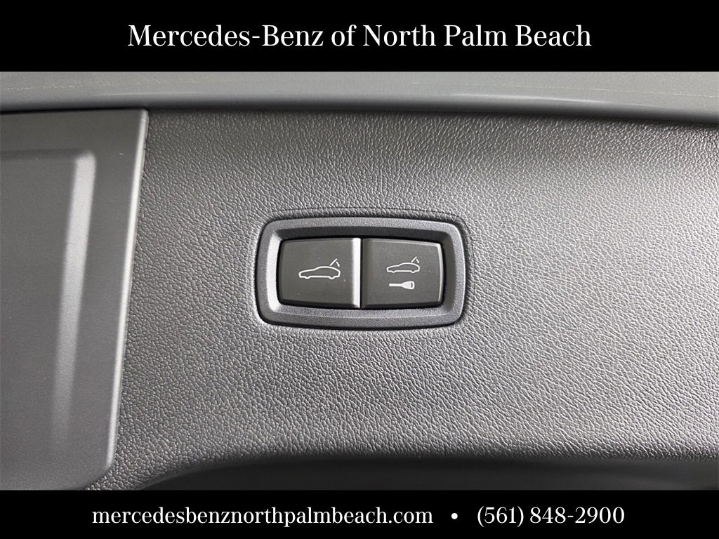 Used 2025 Porsche Cayenne GTS image 17