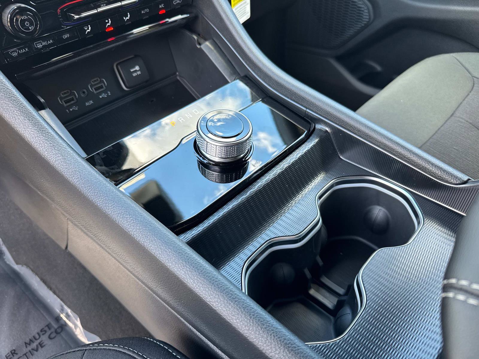 New 2025 Jeep Grand Cherokee Laredo X w/ Luxury Tech Group I image 25