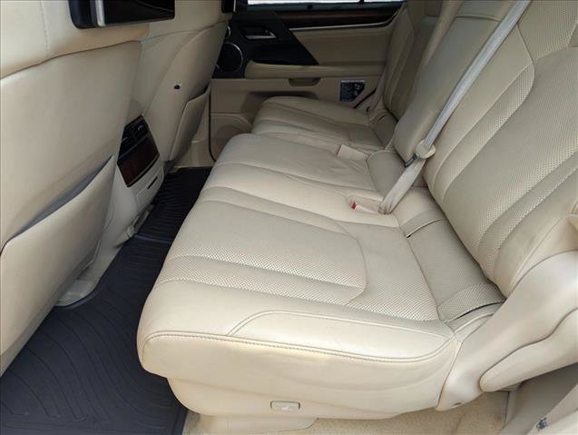 Used 2016 Lexus LX 570 4WD w/ Luxury Package image 19