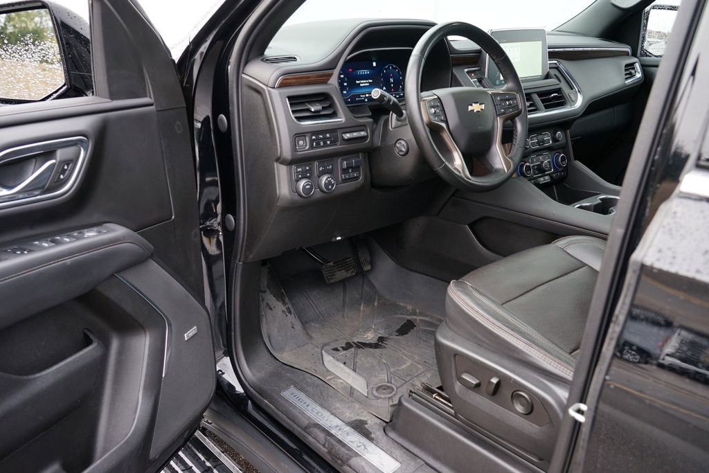 Used 2023 Chevrolet Suburban High Country w/ Premium Package image 13