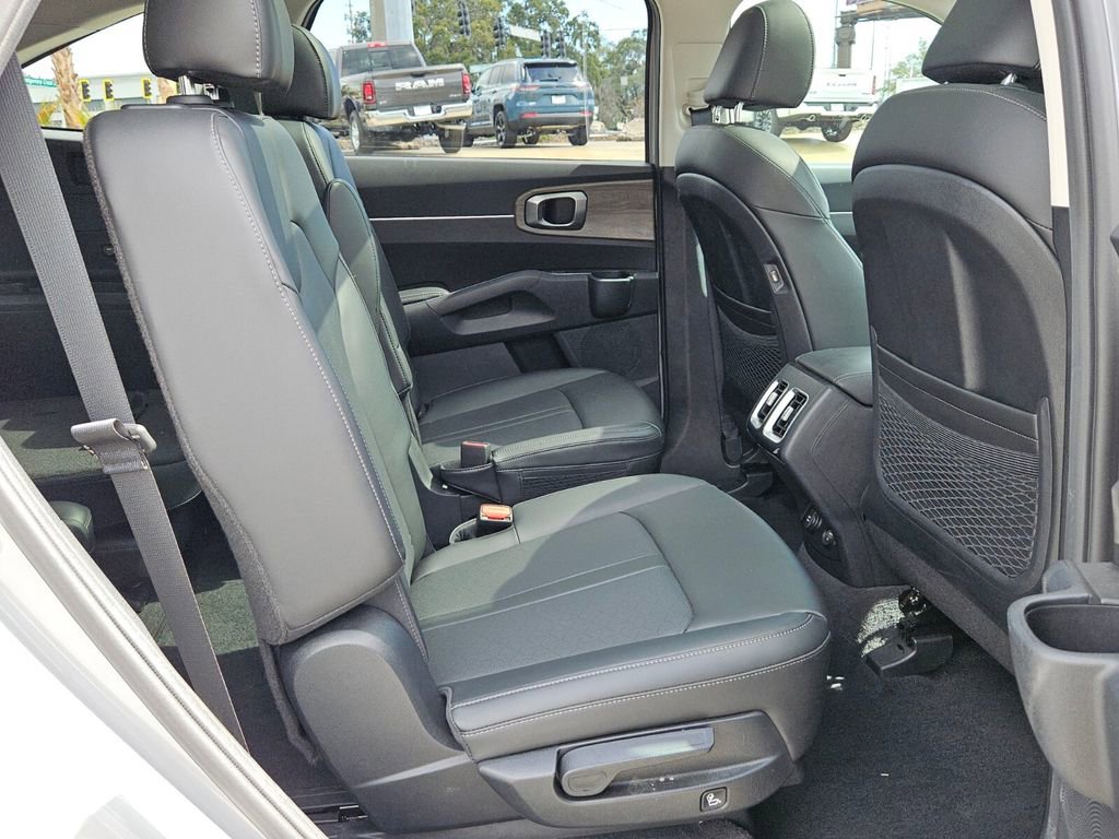 Used 2023 Kia Sorento X-Line EX image 14