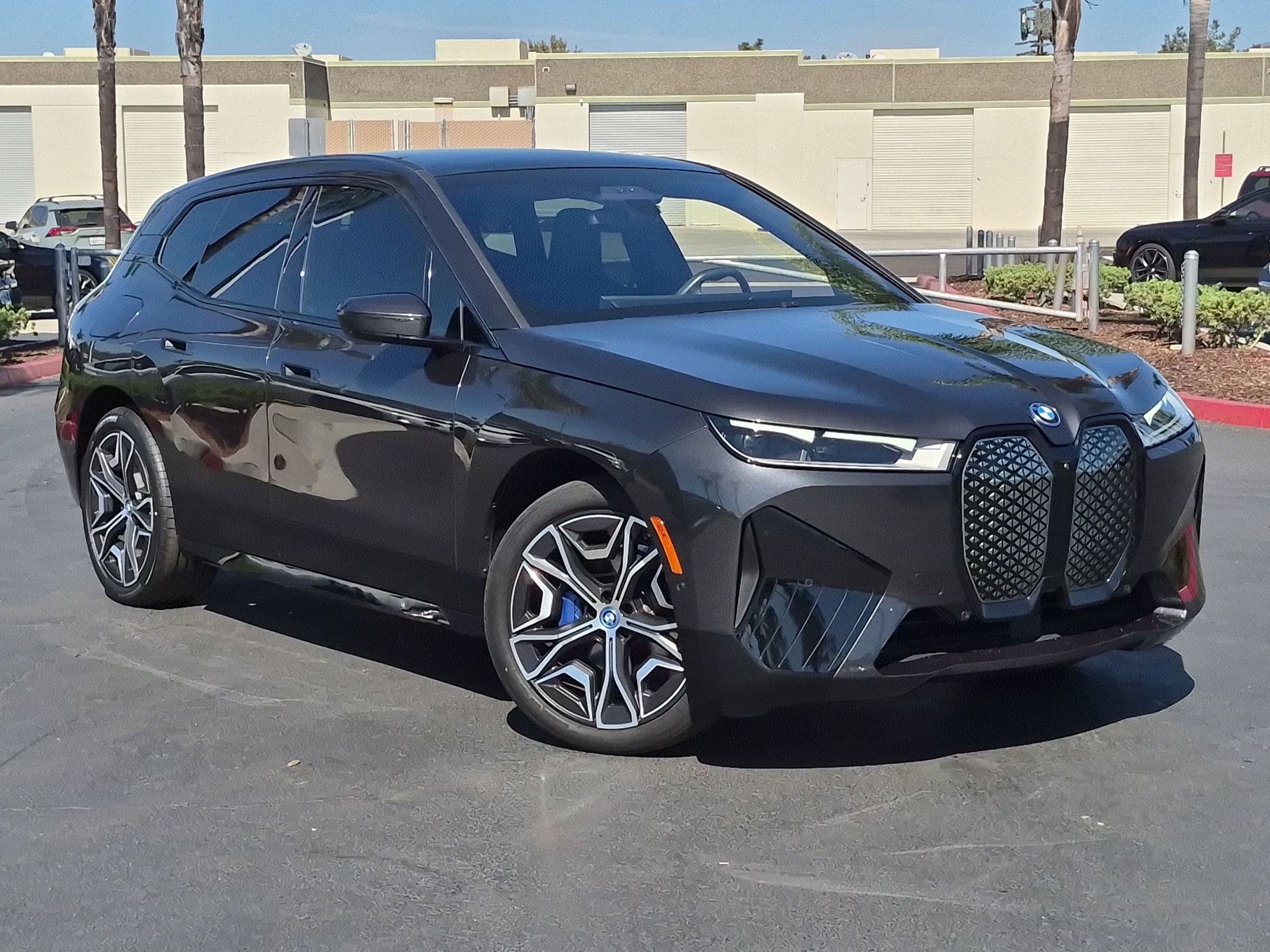 Certified 2025 BMW iX xDrive50 w/ Premium Package AWD/4WD image 2