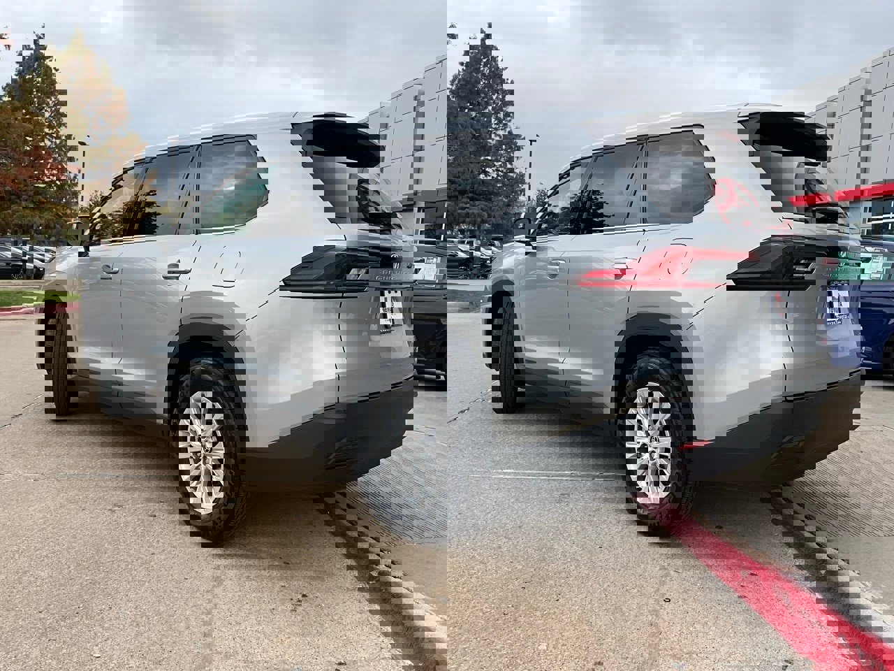 Used 2025 Toyota Grand Highlander FWD image 8