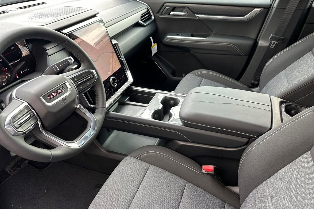 Used 2025 GMC Acadia Elevation image 8