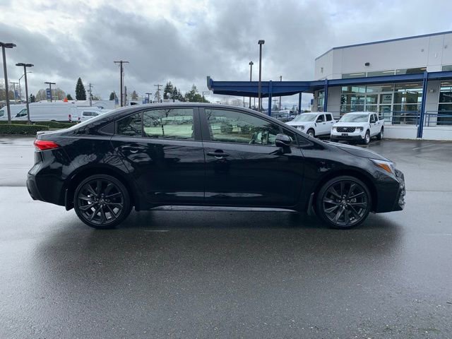 Used 2025 Toyota Corolla SE w/ SE Premium Package image 6