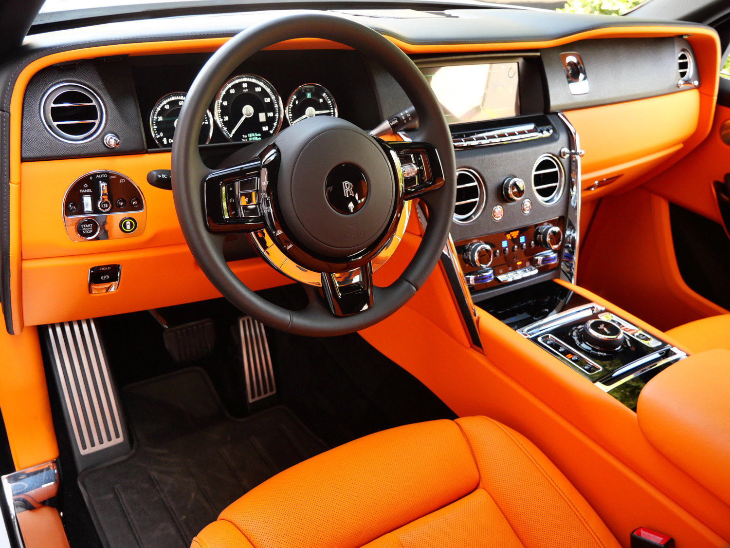 Certified 2023 Rolls-Royce Cullinan w/ Cullinan Package AWD/4WD image 25