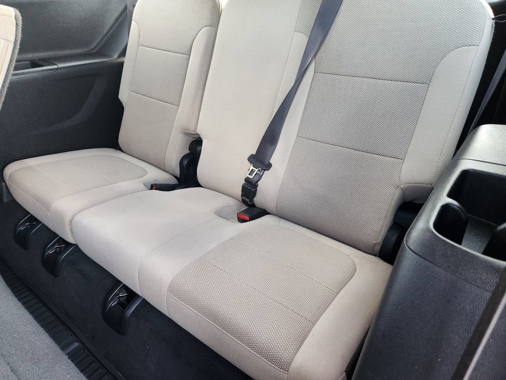 Used 2023 Chevrolet Traverse LS FWD image 32