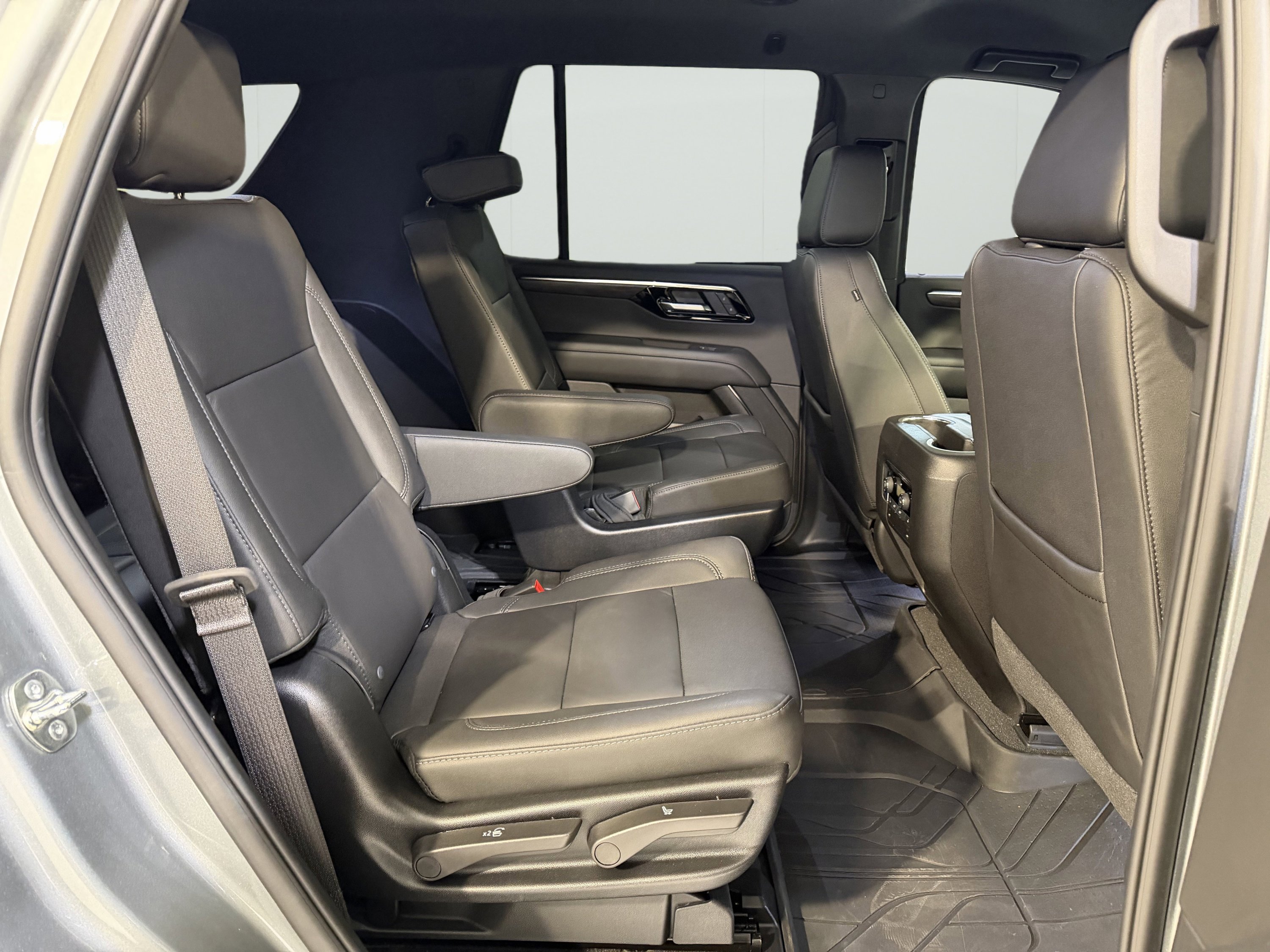 Used 2026 Chevrolet Tahoe LT w/ Comfort Package RWD image 12