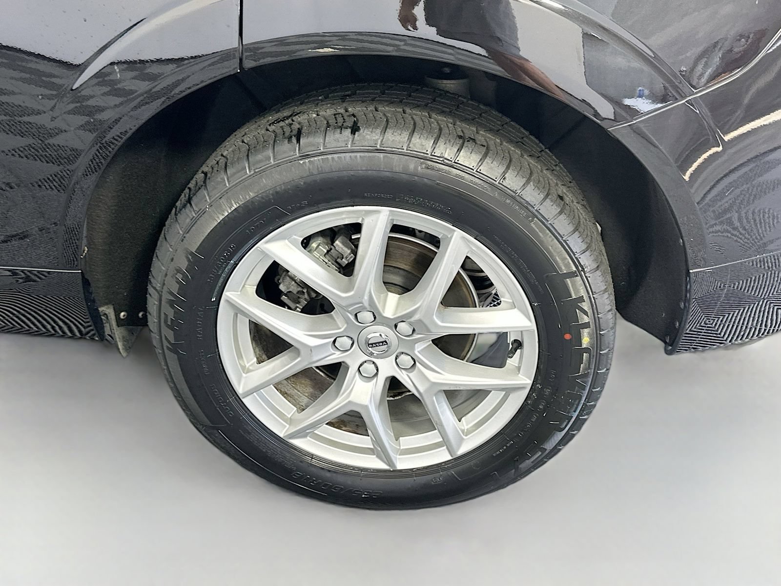 Used 2020 Volvo XC60 T5 Momentum FWD image 29