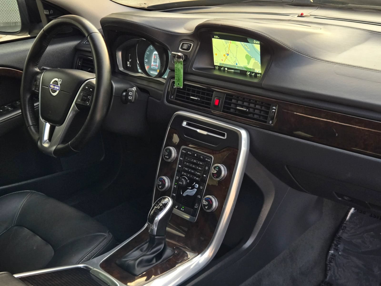 Used 2016 Volvo XC70 T5 Premier w/ Proximity Package AWD/4WD image 23