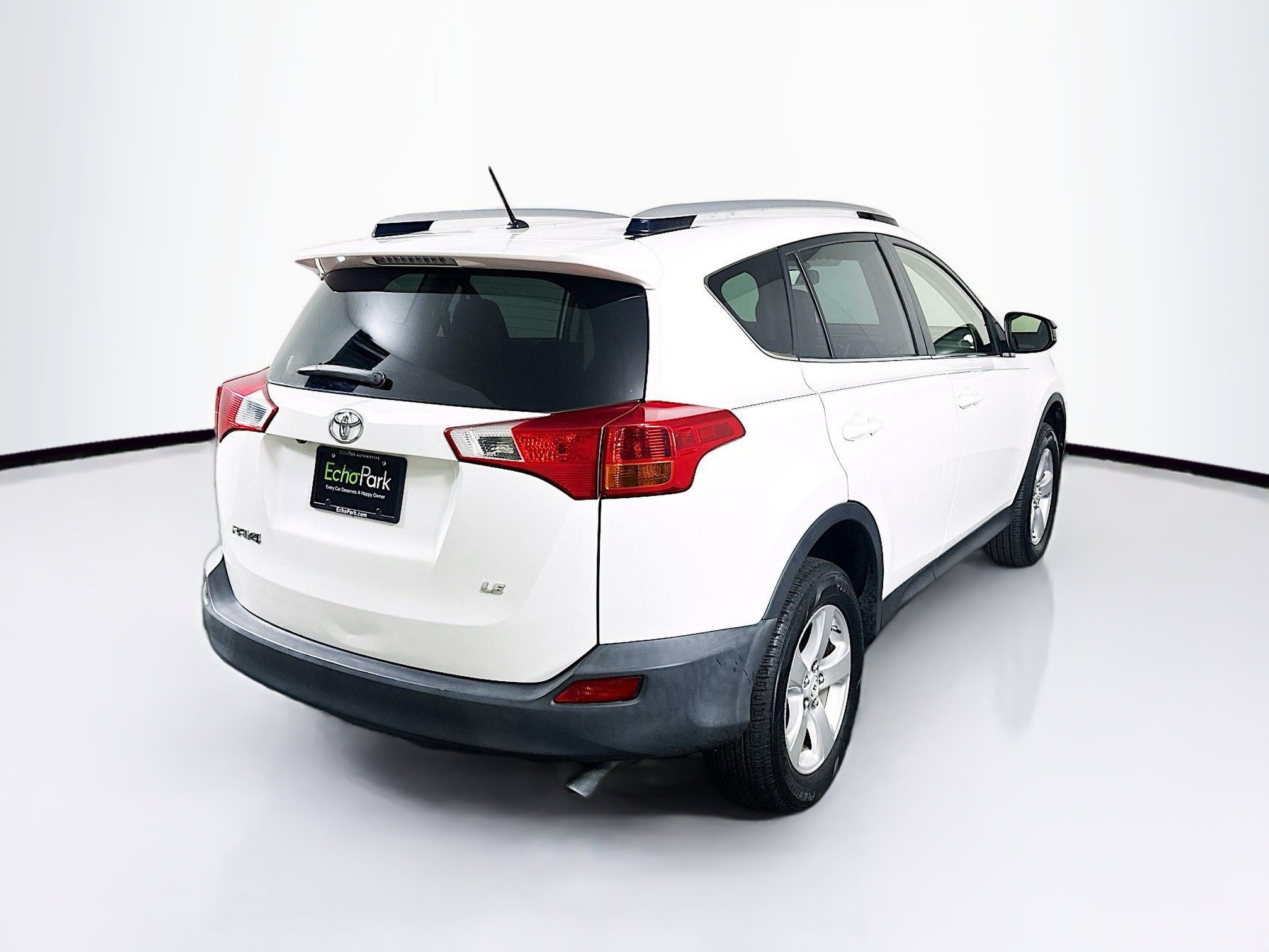 Used 2015 Toyota RAV4 LE FWD image 9