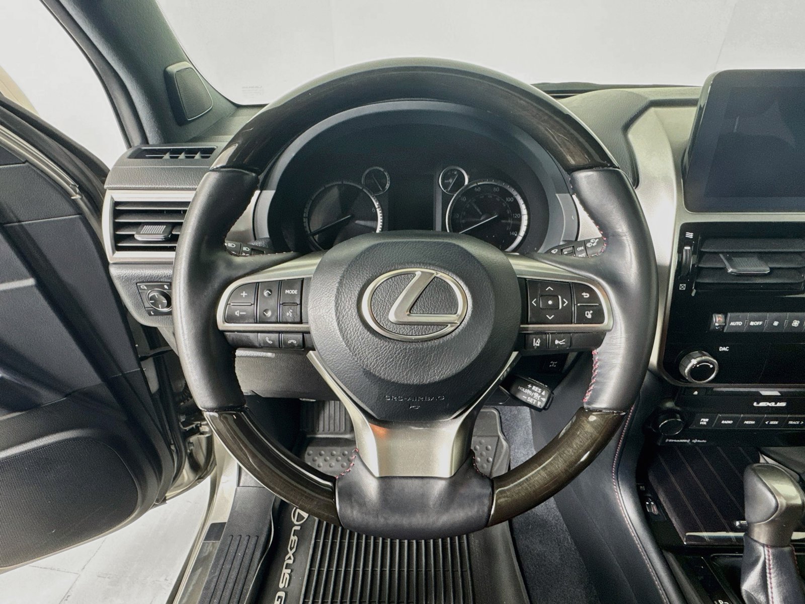 Used 2023 Lexus GX 460 Premium w/ Premium Package AWD/4WD image 12