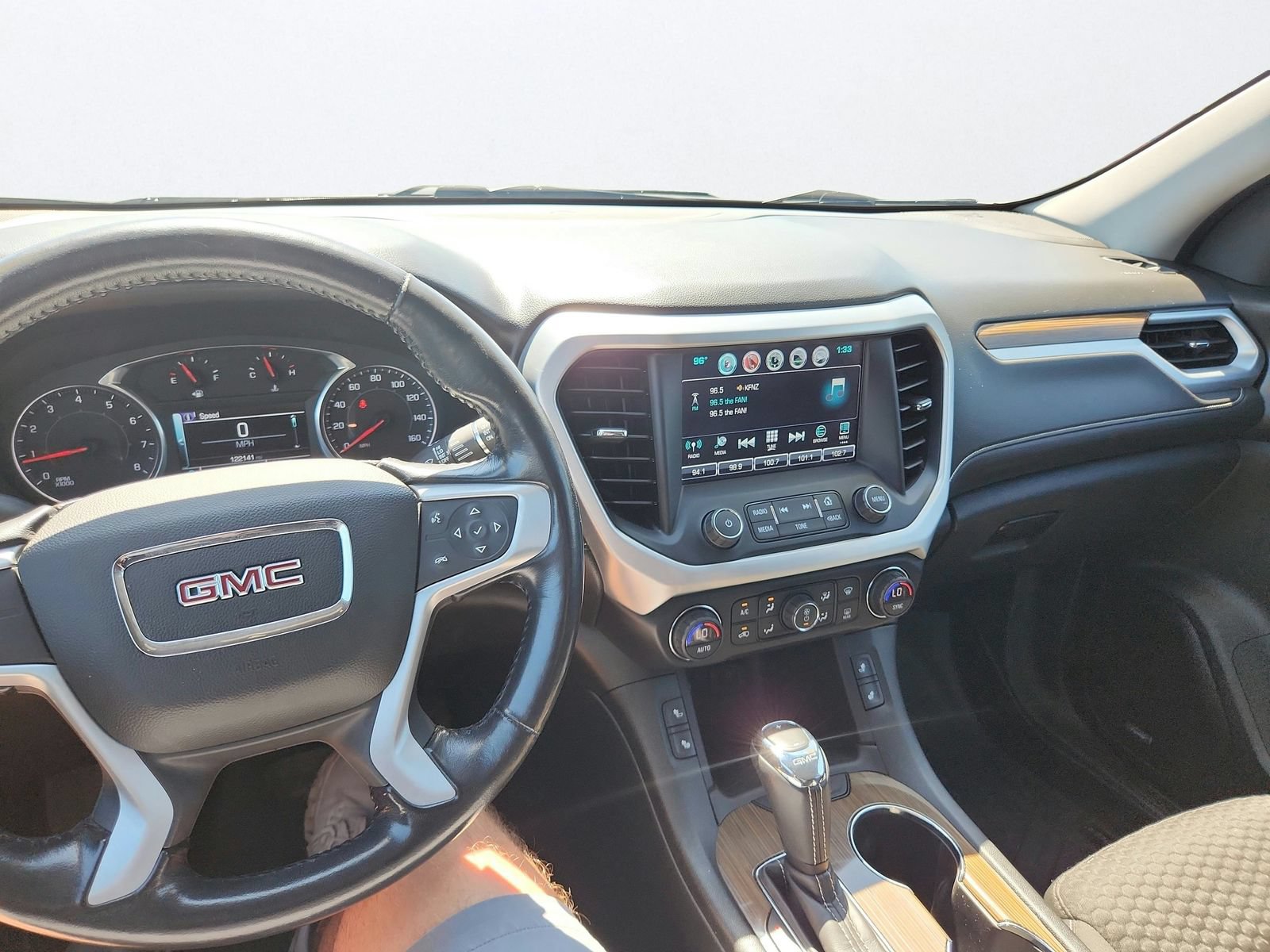 Used 2017 GMC Acadia SLE FWD image 18