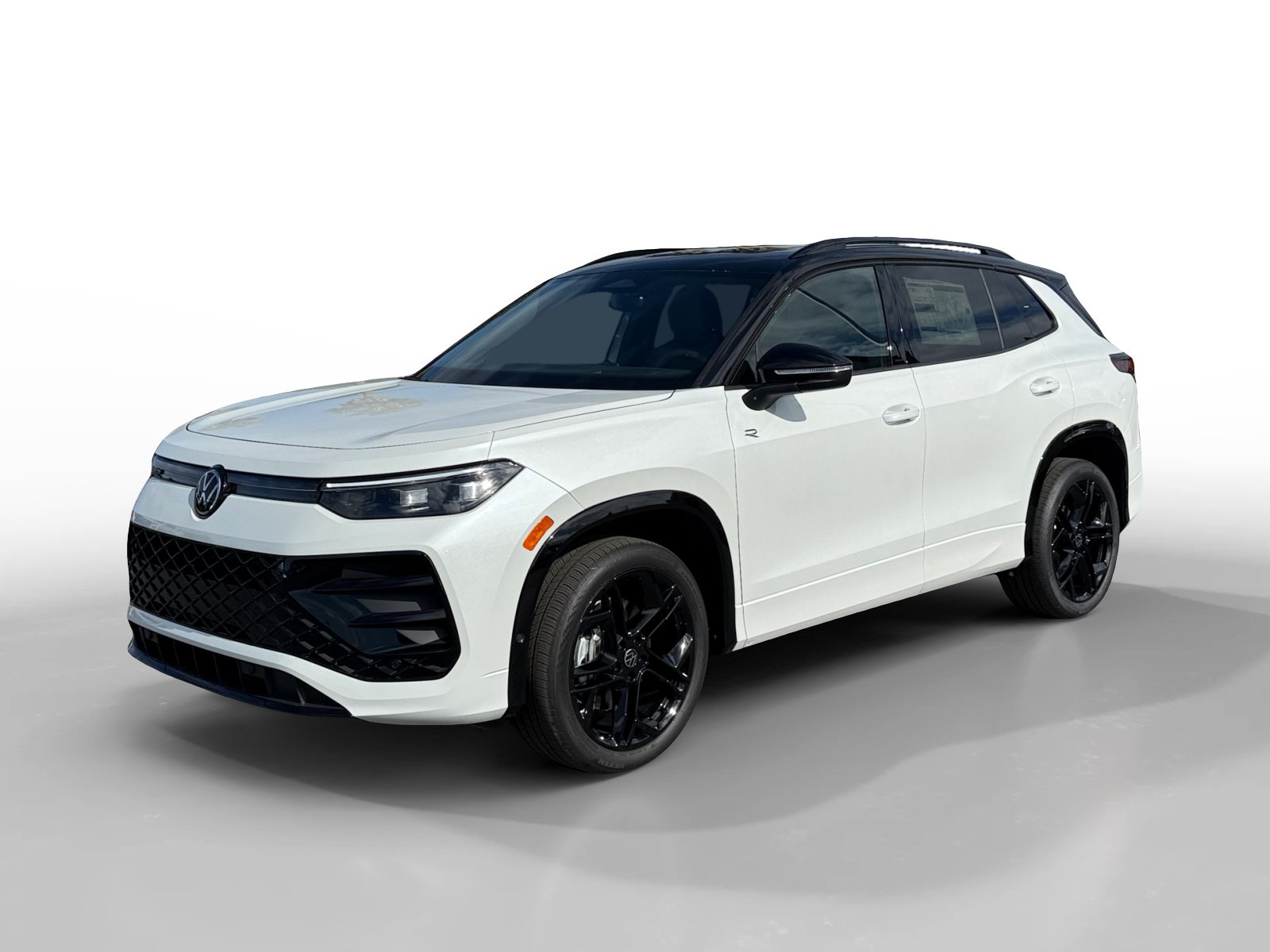 New 2026 Volkswagen Tiguan SE R-Line AWD/4WD image 1