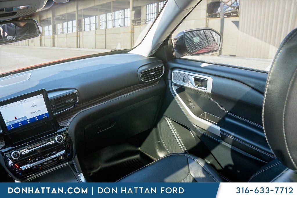 Used 2022 Ford Explorer Limited w/ Equipment Group 301A image 16