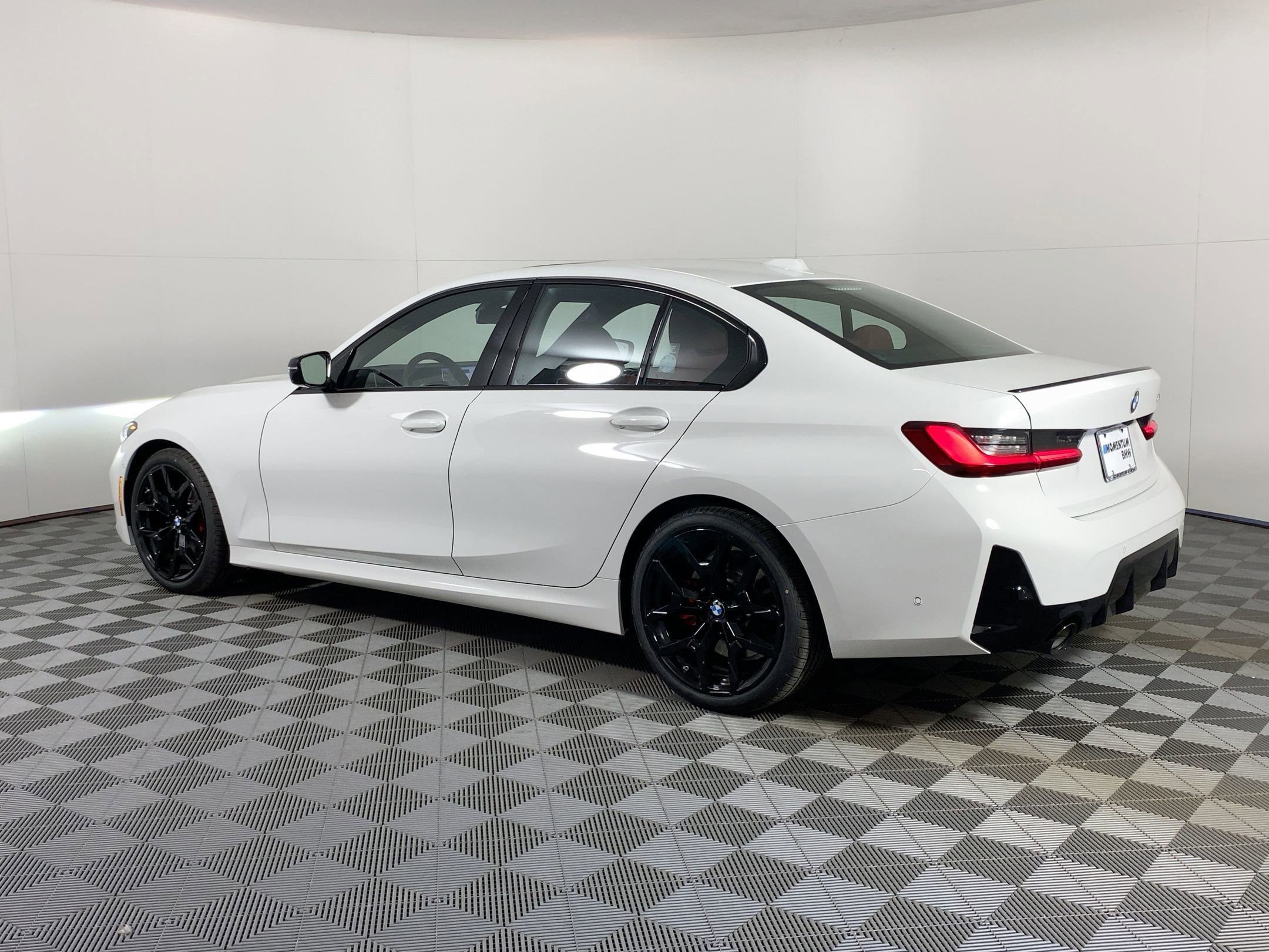 Used 2026 BMW 330i Sedan w/ M Sport Package image 3