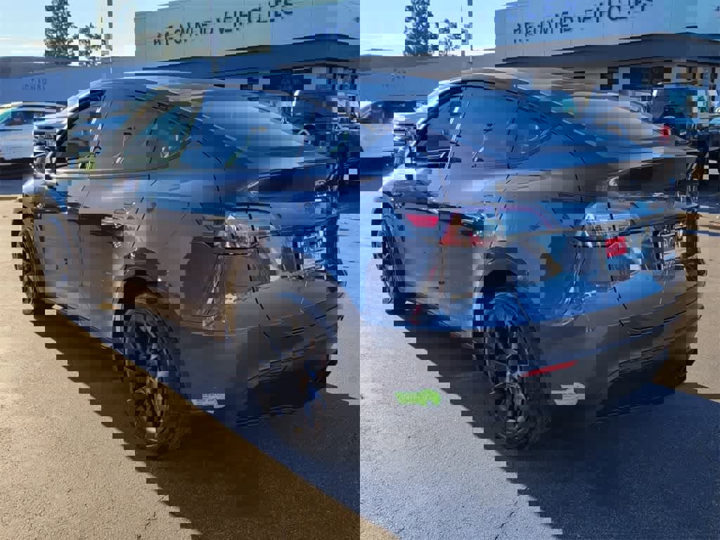 Used 2023 Tesla Model Y Long Range image 3