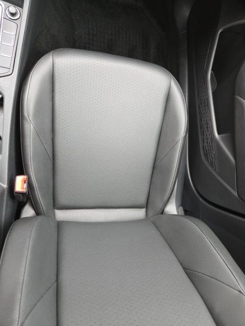 Used 2019 Volkswagen Jetta SE w/ Cold Weather Package image 19