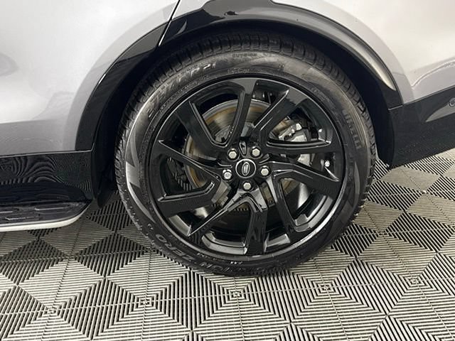 Certified 2025 Land Rover Discovery Dynamic SE AWD/4WD image 13