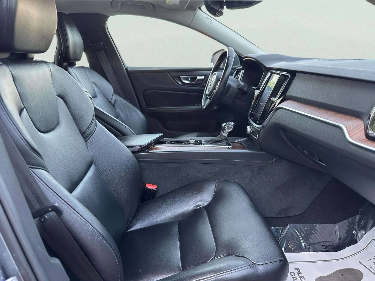 Used 2019 Volvo S60 T6 Momentum w/ Multimedia Package AWD/4WD image 24
