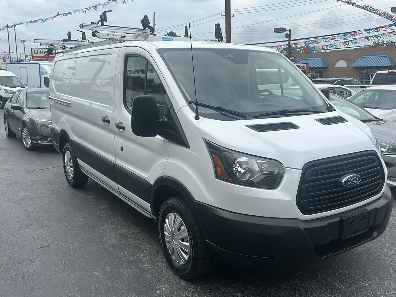 Used 2019 Ford Transit 150 130 Low Roof RWD image 3