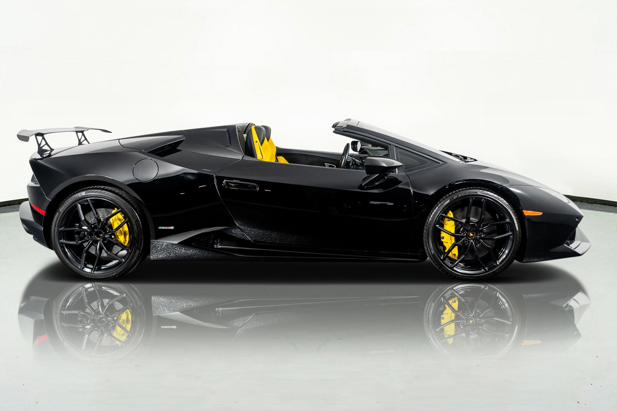 Used 2016 Lamborghini Huracan LP 610-4 image 6