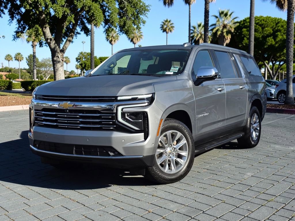 Used 2025 Chevrolet Suburban Premier image 2